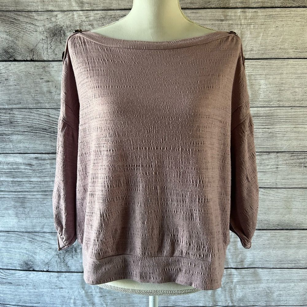 Umgee button shoulder top size medium